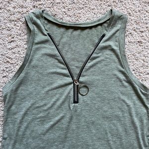 Brand new tank top, M